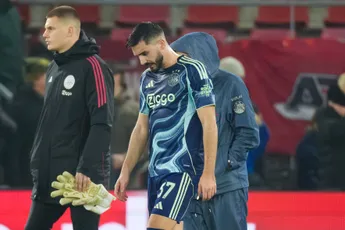 Ajax-verdediger hard op weg naar uitgang: 'Kans heel groot dat Sutalo verkocht gaat worden'