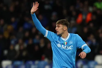 'Lucca onderweg naar Premier League; Napoli verhuurt boomlange spits met torenhoge koopoptie'