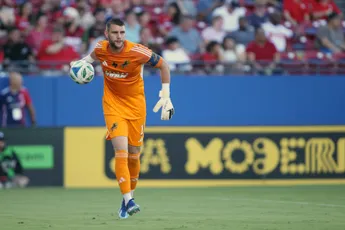 [Update II] 'Paes wordt donderdag gekeurd bij Ajax, doelman volgt vertrekkende Pasveer op'