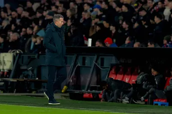 Feyenoord spectaculair onderuit tegen Sparta Rotterdam en ziet Ajax inlopen