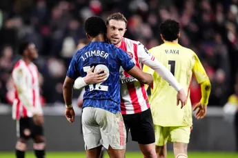 Buitenland: Timber loopt met Arsenal averij op tegen Brentford, De Jong krijgt pak slaag in Copa del Rey