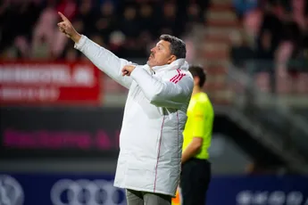 Vijfklapper verbloemt veel bij Jong Ajax, waar Ouazane en debutanten hun stempel drukken