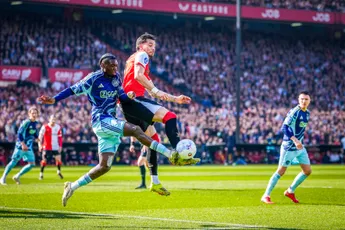 Rondom Ajax: Spaan ziet twee uitblinkers: 'Steur en Mokio, de lichtpunten, twee jongens van 18 jaar'