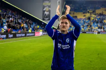 Rijkhoff scoort erop los als 'tien' bij Almere City: 'Nog geen idee wat de plannen zijn bij Ajax'
