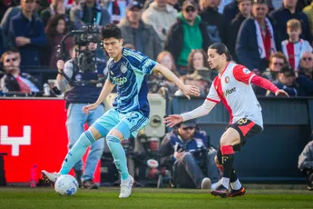 [Update] 'Hele lichte beschading aan hamstring Tomiyasu; Ajax hoopt op Japanner tegen FC Twente'
