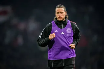 Weghorst bankzitter bij Ajax: 'Dolberg doet goede dingen voor het elftal'