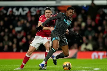 Ajax ziet Ipswich Town promoveren en ontvangt daardoor miljoenen voor Akpom