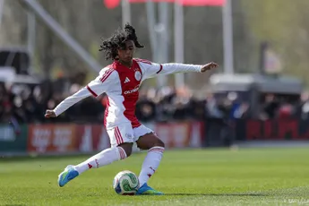 Hato blinkt uit op Future Cup: 'Ben een "zes" die veel inzicht heeft en goed vooruit kan voetballen'