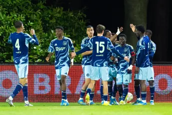 Jong Ajax trekt weinig enerverend duel met Jong PSV met minimaal verschil naar zich toe