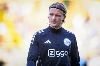 Dolberg keert terug in de basis bij Ajax voor wedstrijd tegen PSV; García wijzigt middenveld ook
