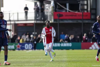 Owolabi wil stappen zetten bij Ajax: 'Meetrainen met die jongens en daarvan leren'