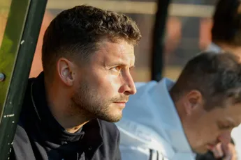 Jong Ajax-trainer Nuijten ontdaan: 'Nu in de emotie geen dingen gaan roepen'
