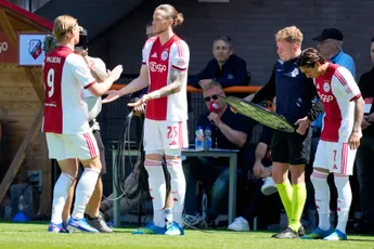 Kieft ziet Ajax liever werken met een vaste spits: 'Dat voelt niet lekker als je spits bent'