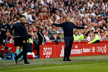 NB: 'Onbegrijpelijk dat Steur niet meer start, zat weinig voetbal in middenveld van Ajax'