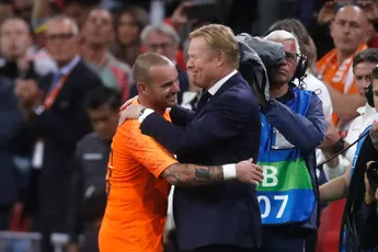 Sneijder stak als Ajax-speler ooit middelvinger op naar Koeman: 'Volgende ochtend op kantoor komen'