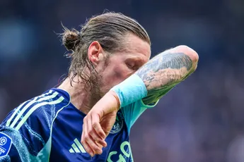 Ajax veroordeeld tot play-offs na onthutsend gelijkspel in zeiknat Heerenveen