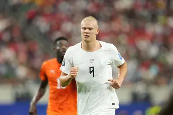 Haaland staat op en schiet Noorwegen naar achtste finale op WK: ontmoeting met Brazilië wacht