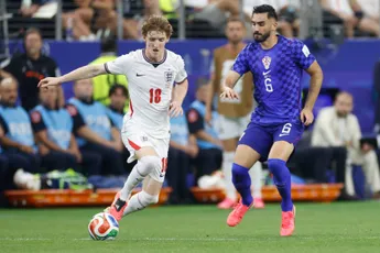 Engeland wint in doelpuntrijke wedstrijd van Kroatië; Sutalo speelt hele wedstrijd mee