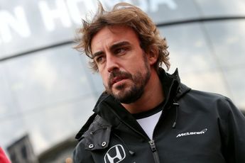 Alonso test RS20 in Barcelona: 'Je zou versteld staan van zijn interesse'