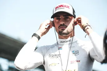 VeeKay grijpt op de valreep laatste IndyCar-zitje: 'Heerlijk om het eindelijk te kunnen zeggen'