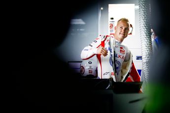 Mazepin wil terug naar Formule 1: 'Dat is de richting waarin ik zal blijven werken'
