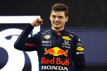 Voormalig sportief directeur Mercedes: 'Eigenlijk best wel blij dat Verstappen vorig jaar de titel won'