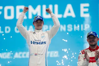 Update | De Vries krijgt concurrentie van Piastri voor stoeltje McLaren