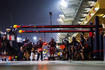 Blog Spanje dag 2: een bizarre en onverwachte tour door de Red Bull-garage