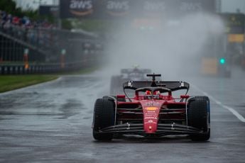 Ecclestone ziet fouten bij Ferrari: 'Verstappen heeft het makkelijk in zijn Red Bull'