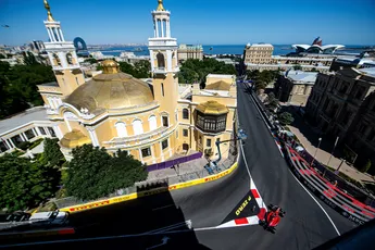 Hamilton ‘flikkerde het in het putje’, Verstappen des duivels, en meer: de huzarenstukjes van Bakoe