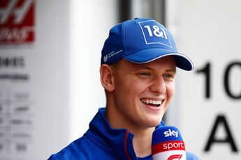 Schumacher slaakt zucht van verlichting na eerste F1-punten en strijd met Verstappen