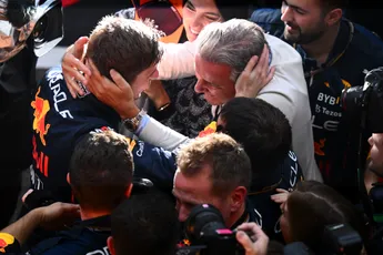 Verstappens manager blijft zich verbazen: 'Max stuurt met zijn lichaam en voelt alles'
