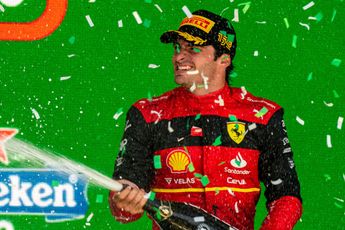 Ondertussen in de F1 | Sainz geniet van opstarten V12-motor in Ferrari-auto