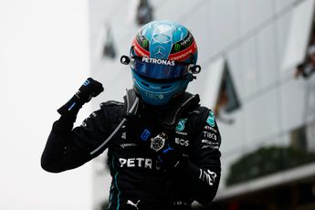 Russell over zege in Brazilië: 'Na de crash tussen Verstappen en Hamilton was het mijn race om te verliezen'