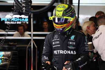 Hamilton kritisch op F1-managers: 'Ze zijn er alleen als je zaken kan doen'