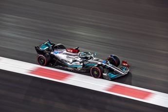 Russell benadrukt goede prestaties van Mercedes: 'Kunt niet zitten mokken en boos zijn op alles'