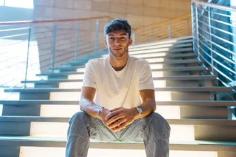 Gasly hoopt overleden Hubert trots te maken: 'Iets dat ik altijd bij me draag'