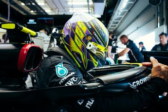 Hamilton zeer kritisch op Mercedes: 'Er is niet naar mij geluisterd'