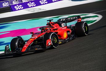 Ferrari uiterst zorgvuldig met betrouwbaarheid: 'Leclerc en Sainz moeten ieder signaal aangeven'