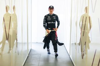 Zhou 'zet puntjes op de i' voor nieuwe deal met Alfa Romeo: 'Ik wil blijven waar ik ben'
