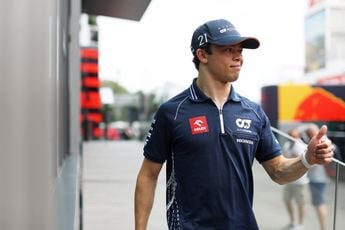 De Vries praatte kort met Verstappen over zijn situatie in 2022: 'Gingen uit eten na Monza'