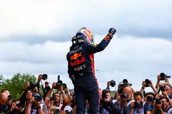 Voorganger Verstappen ergert zich aan kritiek: 'Anderen moeten wakker worden of getalenteerder zijn'