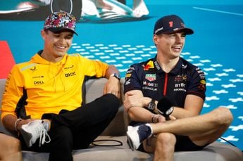 Verstappen met knipoog richting idee van Norris naar Red Bull: 'Langlopend McLaren-contract was niet handig!'
