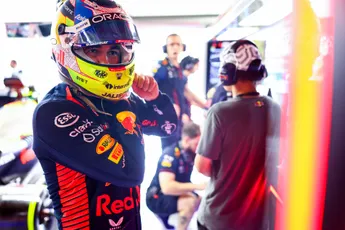 Pérez lovend over Verstappen: 'Zijn niveau is constant gebleven, terwijl ik moeite heb’