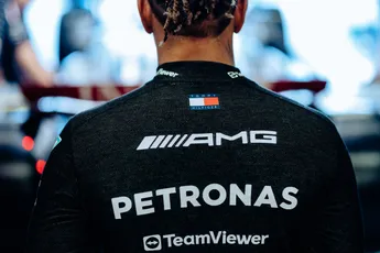Ferrari verklapte Hamilton-geheim aan MotoGP-rijder: 'Begreep het pas toen het officieel werd!'