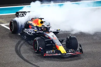 Oud-teambaas vindt Verstappen 'uitzonderlijk': 'Wordt in dit team wel in de watten gelegd'