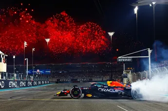 Verstappen lust zijn concurrentie rauw: 'Ik denk dat dat nog wel even zo doorgaat'