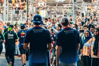 Verstappen snapt keuze van Williams: 'Maar ik had dan eerst mijn eigen auto ook platgereden'