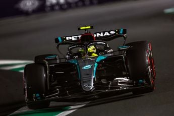 Verslag VT2 | Hamilton troeft Norris af, Red Bull in grote problemen met Verstappen op P17