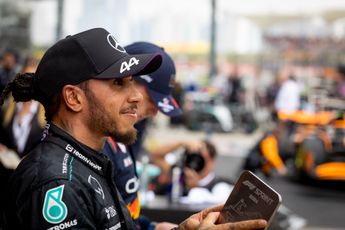 Hamilton ziet de race somber in: 'Zou fijn zijn als ik langs Tsunoda kan komen'